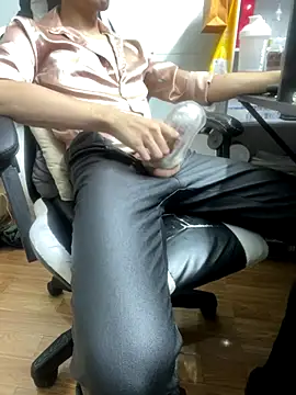 Wuza-H online show from 10/24/25, 04:22