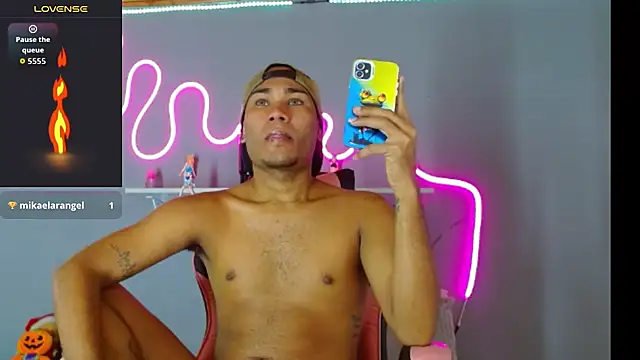 Snapshot of Matias_rangel chatting on 10/06/25, 06:52 Matias rangel online show from 10/06/25, 06:52