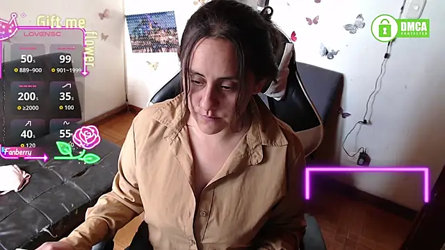 Snapshot of MelRaiise chatting on 12/03/25, 03:00 MelRaiise online show from 12/03/25, 03:00