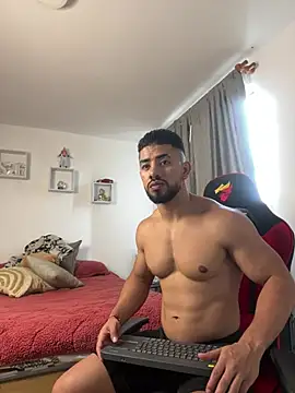 Ezzio Scolaro online show from 02/10/26, 08:41