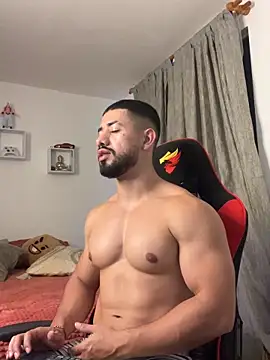 Ezzio Scolaro online show from 11/26/25, 12:10