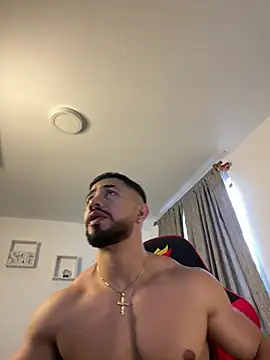 Ezzio Scolaro online show from 03/19/26, 10:10