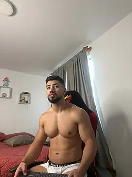 Ezzio Scolaro online show from 02/24/26, 12:17