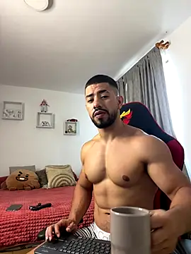 Ezzio Scolaro online show from 11/10/25, 12:10