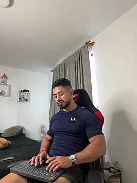 Ezzio Scolaro online show from 03/02/26, 10:06