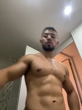 Ezzio Scolaro online show from 04/10/26, 11:34