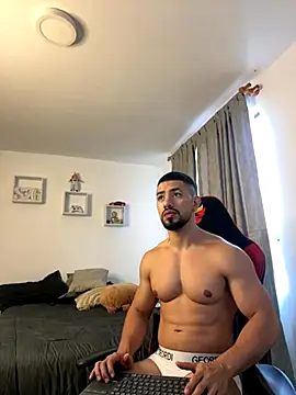 Ezzio Scolaro online show from 10/17/25, 12:29