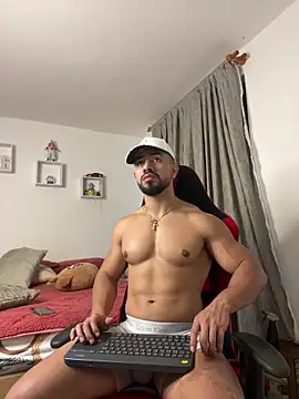 Ezzio Scolaro online show from 02/23/26, 01:07