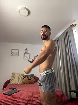 Ezzio Scolaro online show from 11/08/25, 12:09