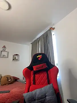 Ezzio Scolaro online show from 11/18/25, 12:08