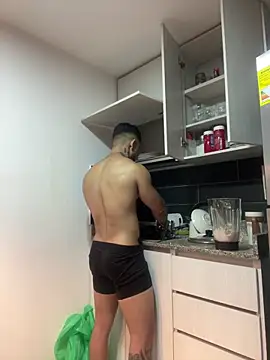 Ezzio Scolaro online show from 03/22/26, 04:16