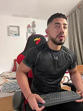 Ezzio Scolaro online show from 04/14/26, 11:21