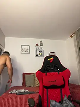 Ezzio Scolaro online show from 04/06/26, 12:06