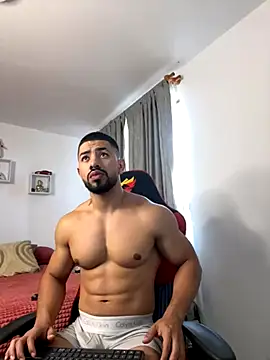 Ezzio Scolaro online show from 11/12/25, 12:20