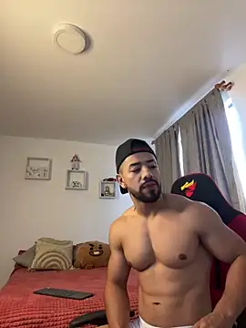 Ezzio Scolaro online show from 11/13/25, 11:47