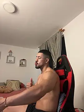 Ezzio Scolaro online show from 12/03/25, 12:23