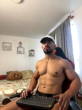 Ezzio Scolaro online show from 12/17/25, 01:38