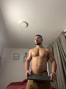 Ezzio Scolaro online show from 12/02/25, 12:11