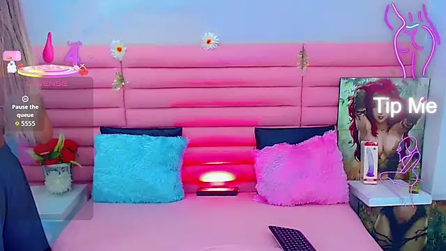 miss dania75 online show from 11/14/25, 04:43