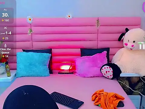 miss dania75 online show from 11/17/25, 10:36