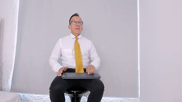  axelking  online show from 10/28/25, 11:42