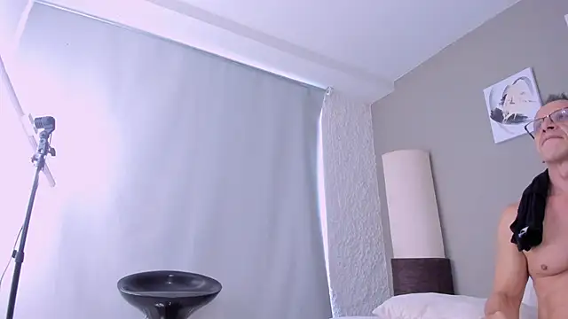 Snapshot of _axelking_ chatting on 10/09/25, 12:06 axelking online show from 10/09/25, 12:06