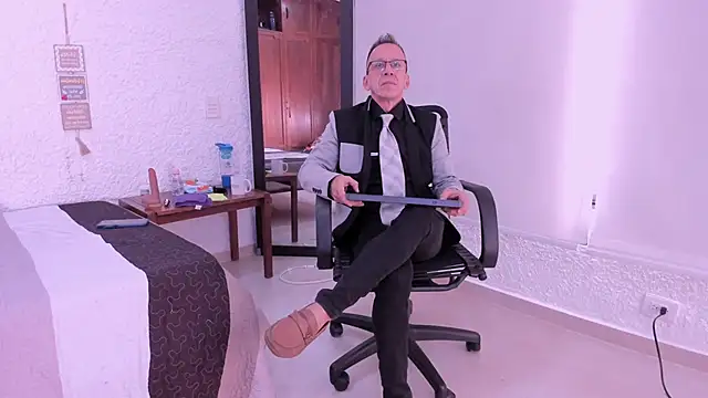  axelking  online show from 12/02/25, 11:34