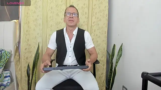 Snapshot of _axelking_ chatting on 07/06/26, 11:50 axelking online show from 07/06/26, 11:50