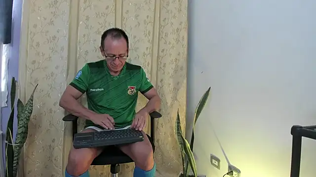 Snapshot of _axelking_ chatting on 04/28/26, 11:47 axelking online show from 04/28/26, 11:47