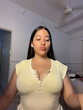 Snapshot of Nhefertary chatting on 05/14/26, 12:07 Nhefertary online show from 05/14/26, 12:07