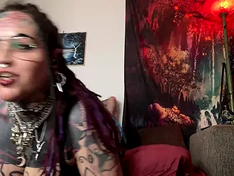 Snapshot of nyxvelon chatting on 10/18/25, 08:11 nyxvelon online show from 10/18/25, 08:11