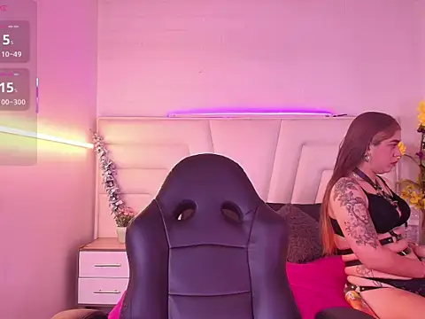 Snapshot of Elly_Astown chatting on 10/11/25, 05:25 Elly Astown online show from 10/11/25, 05:25