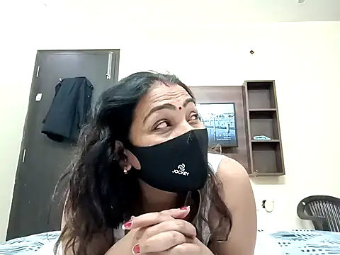 Snapshot of horny_milf_couple chatting on 10/15/25, 04:26 horny milf couple online show from 10/15/25, 04:26