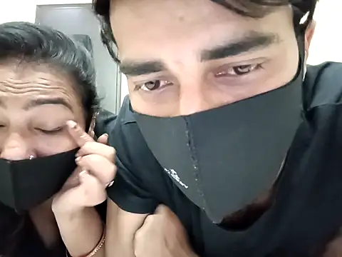 horny milf couple online show from 10/25/25, 05:57