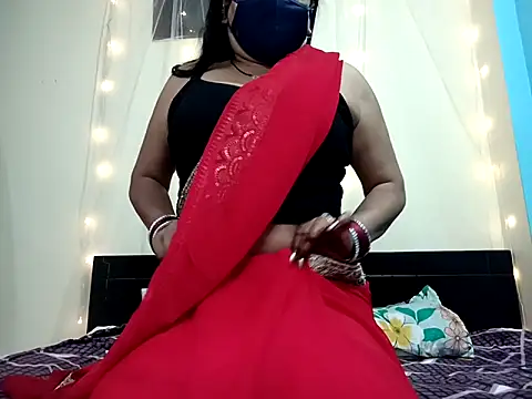 horny milf couple online show from 02/22/26, 10:50