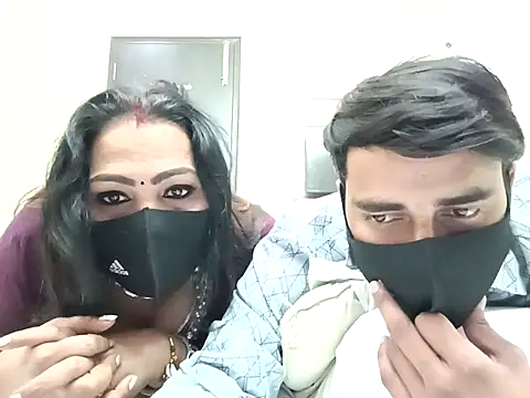 horny milf couple online show from 11/23/25, 05:56