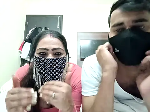 horny milf couple online show from 11/29/25, 05:57