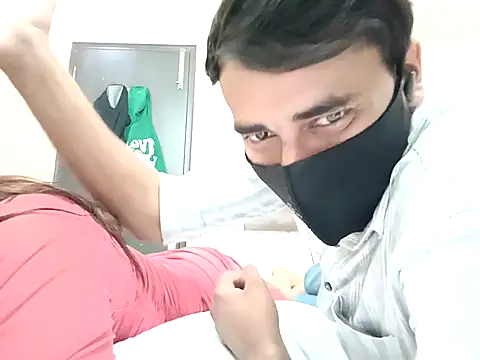 horny milf couple online show from 11/12/25, 06:12