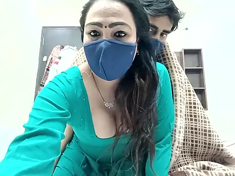 horny milf couple online show from 01/10/26, 05:41