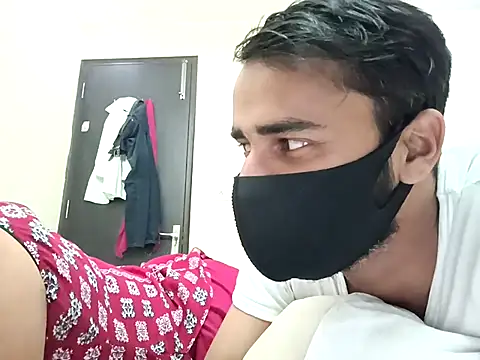 horny milf couple online show from 10/22/25, 06:07