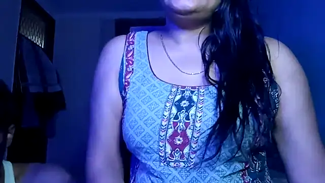 horny milf couple online show from 04/26/26, 10:56