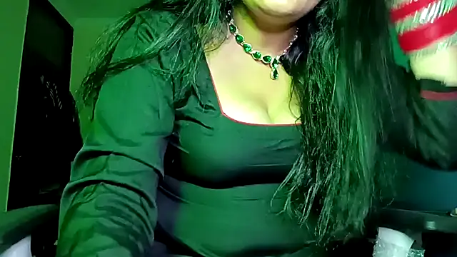 horny milf couple online show from 05/06/26, 07:18