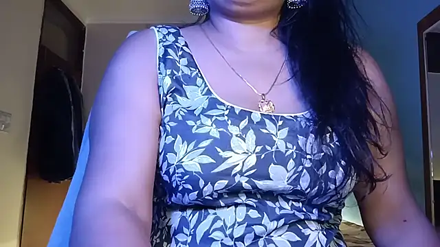 horny milf couple online show from 07/01/26, 08:31