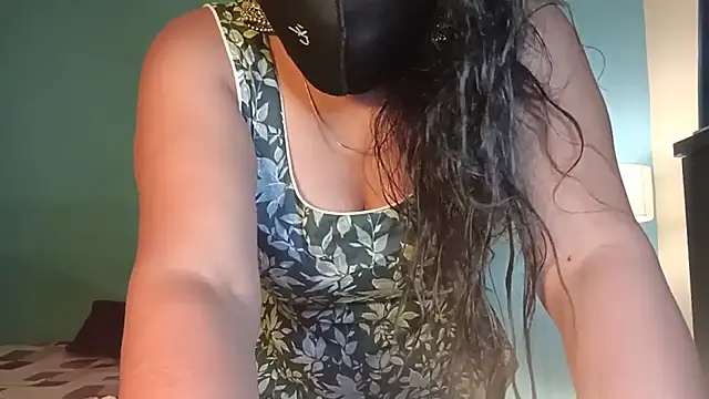 horny milf couple online show from 07/17/26, 06:27