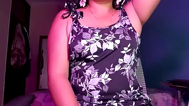 horny milf couple online show from 05/11/26, 07:11