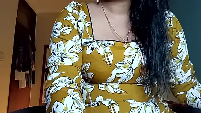 horny milf couple online show from 05/31/26, 06:02