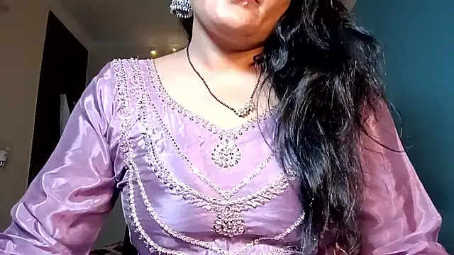 horny milf couple online show from 04/08/26, 04:30