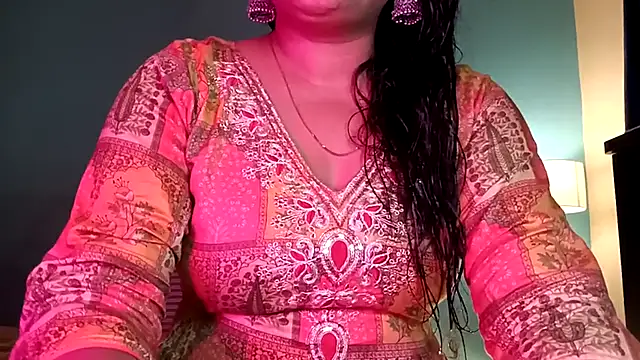 horny milf couple online show from 07/16/26, 04:48