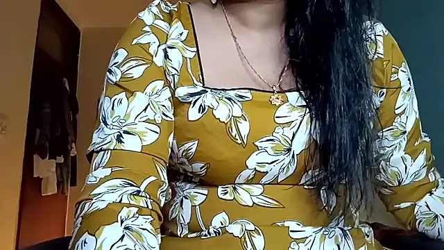 horny milf couple online show from 05/31/26, 06:09