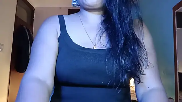 horny milf couple online show from 07/02/26, 03:23